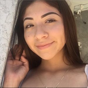 Meet your Posher, Leslie